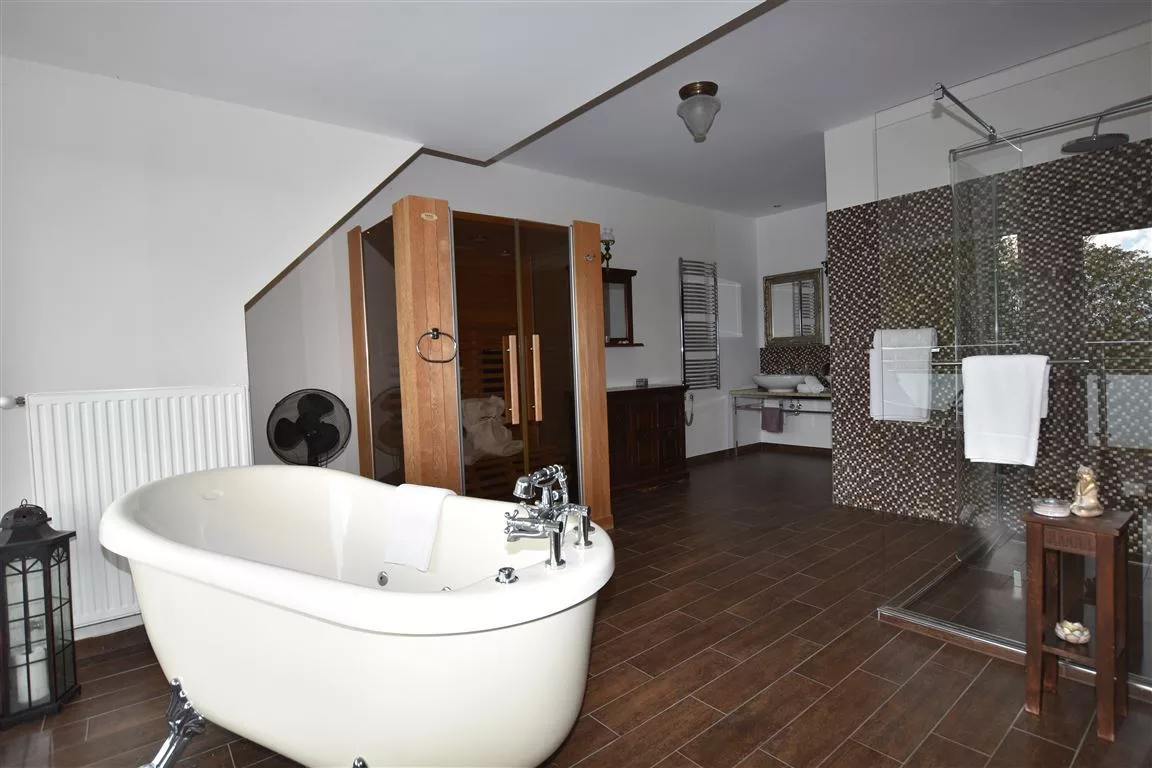 Suite 3